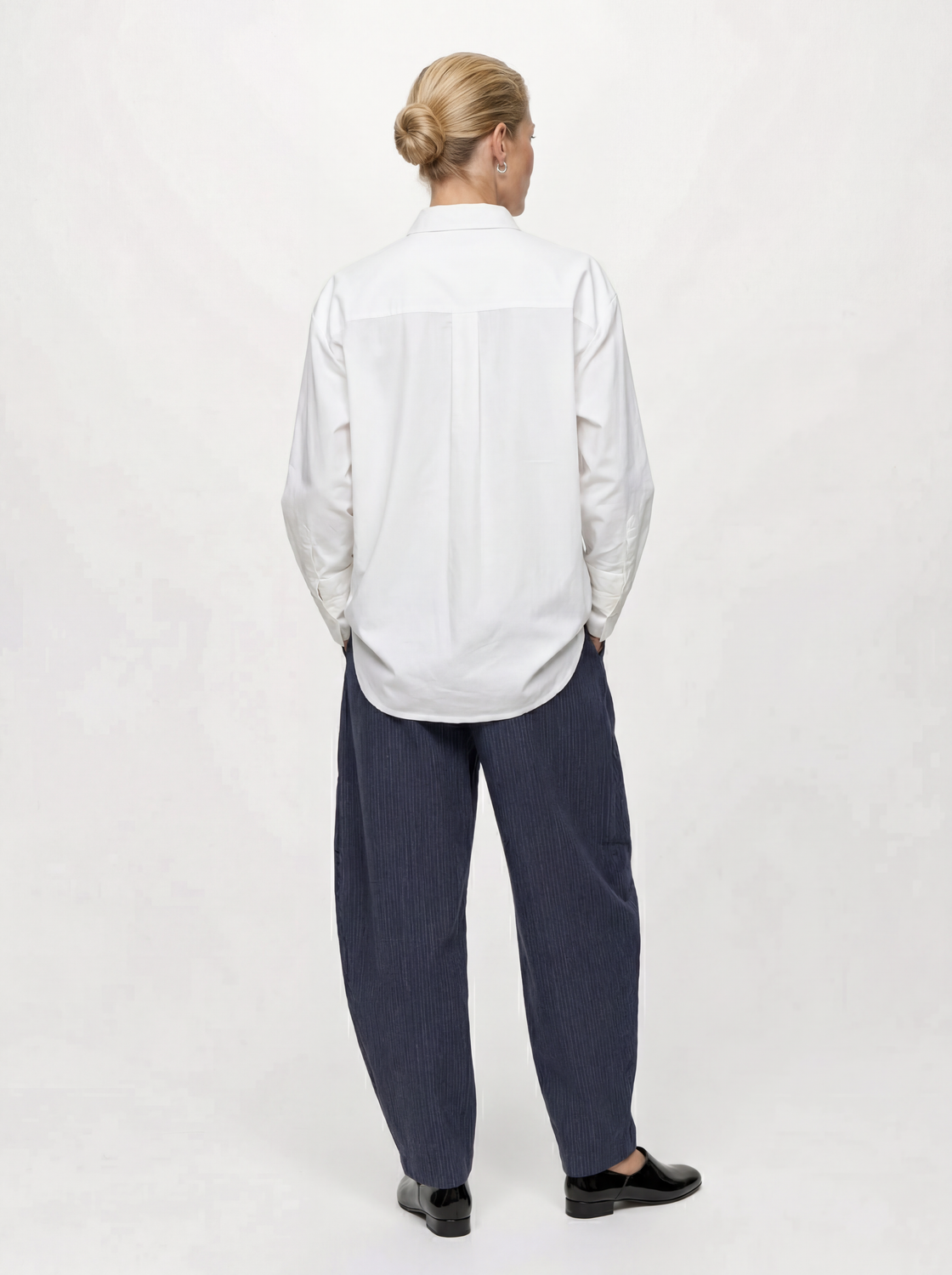 model_shot-back
