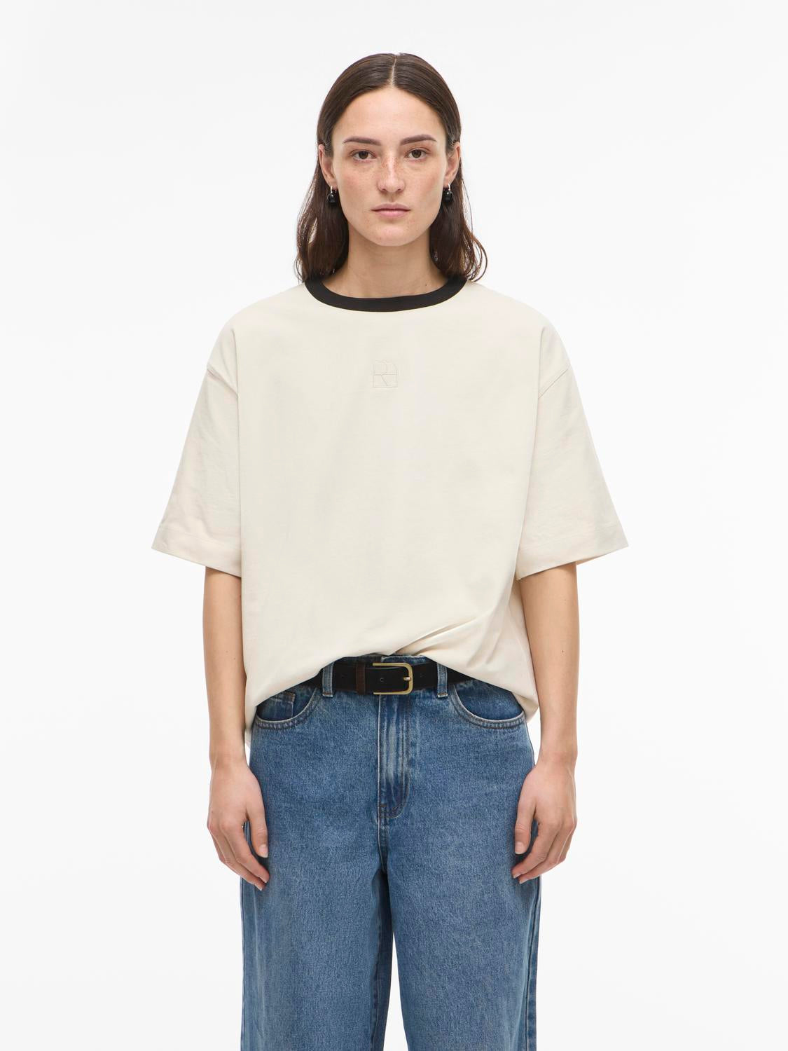 model_shot-front