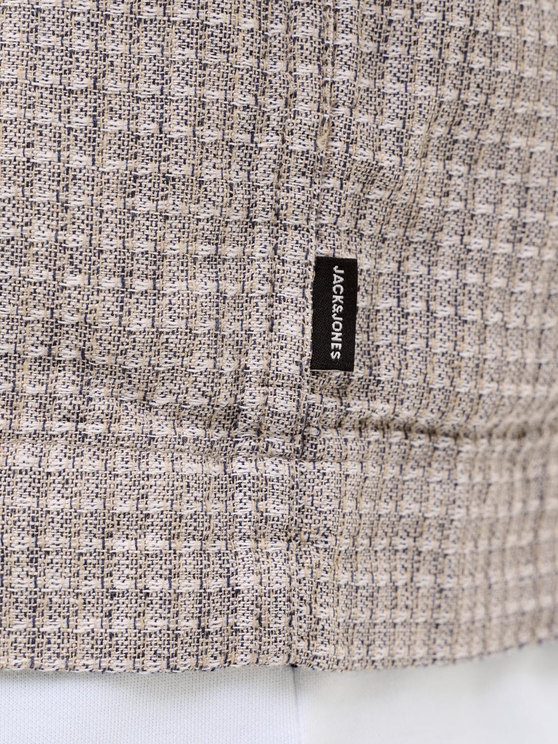 model_shot-detail