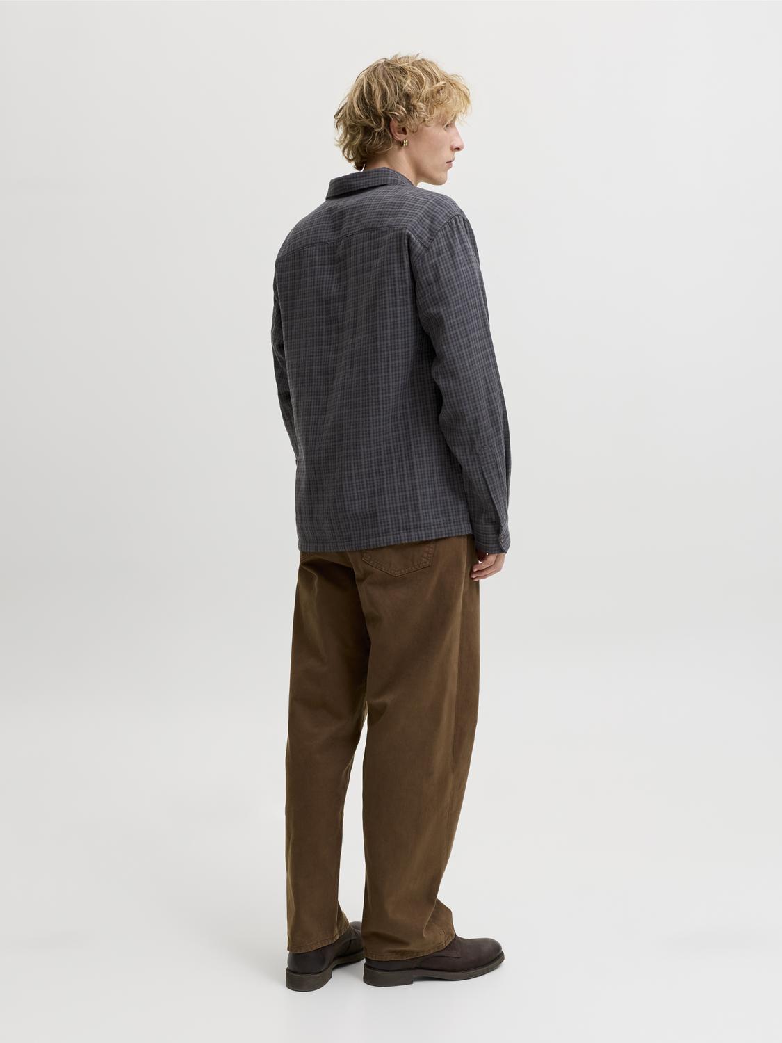 model_shot-back