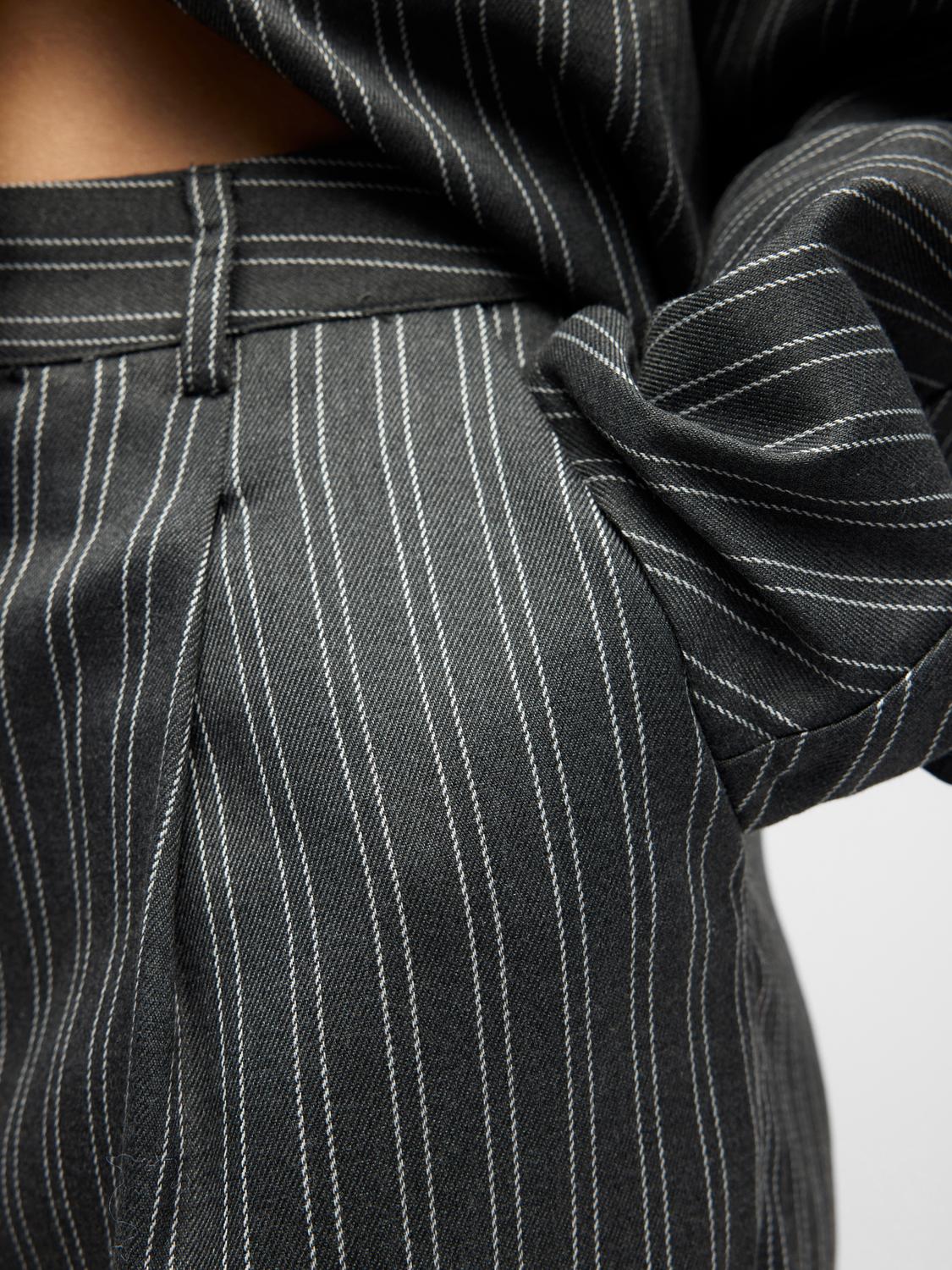model_shot-detail