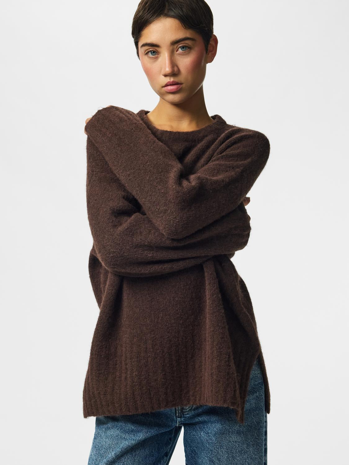 model_shot-creative