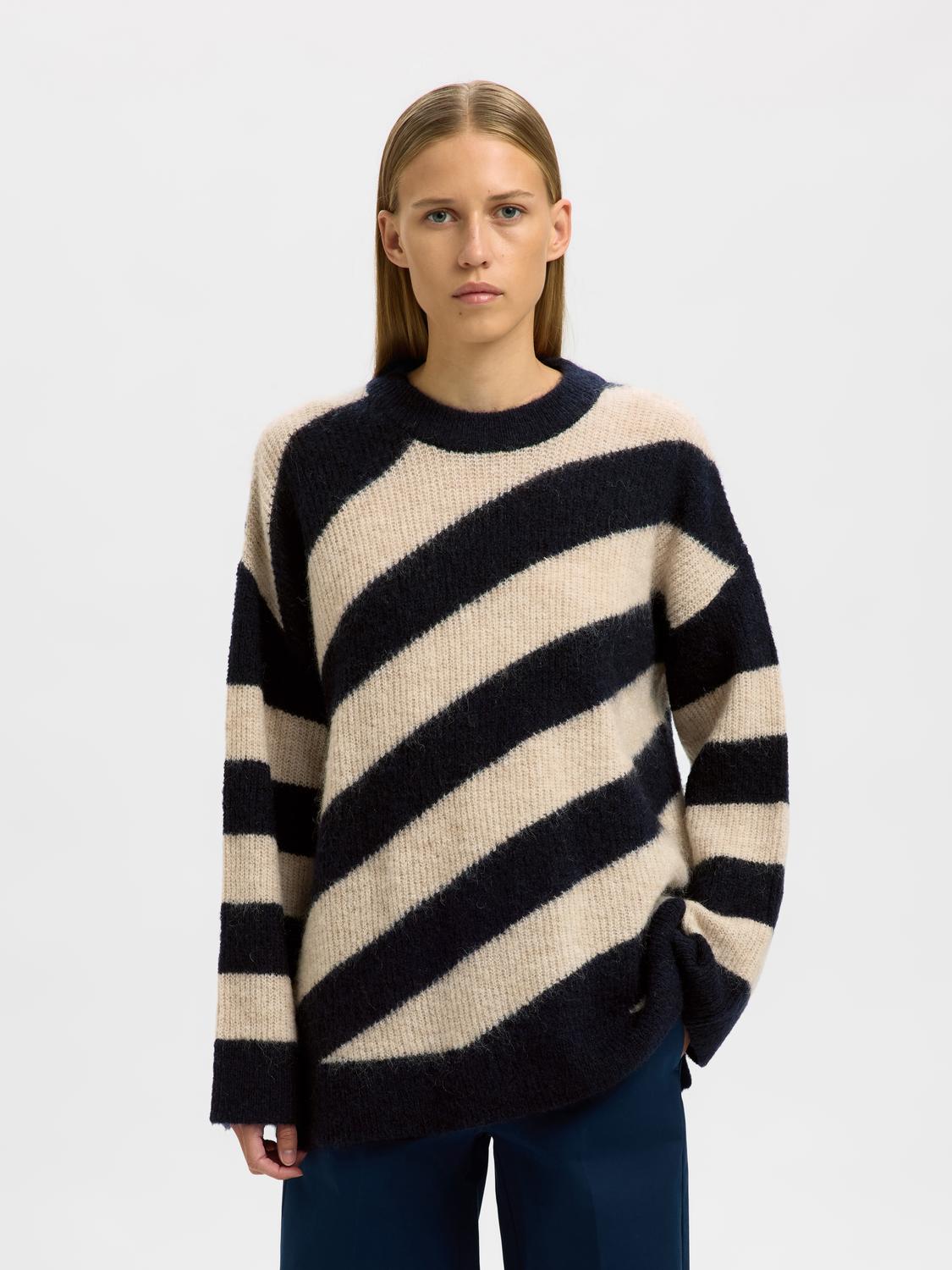 model_shot-front