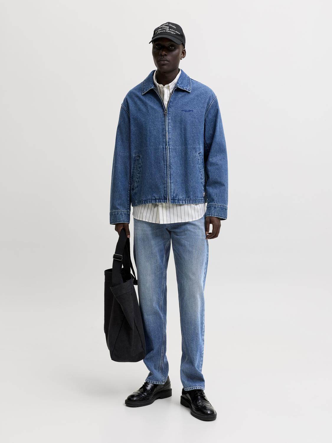 model_shot-front_full