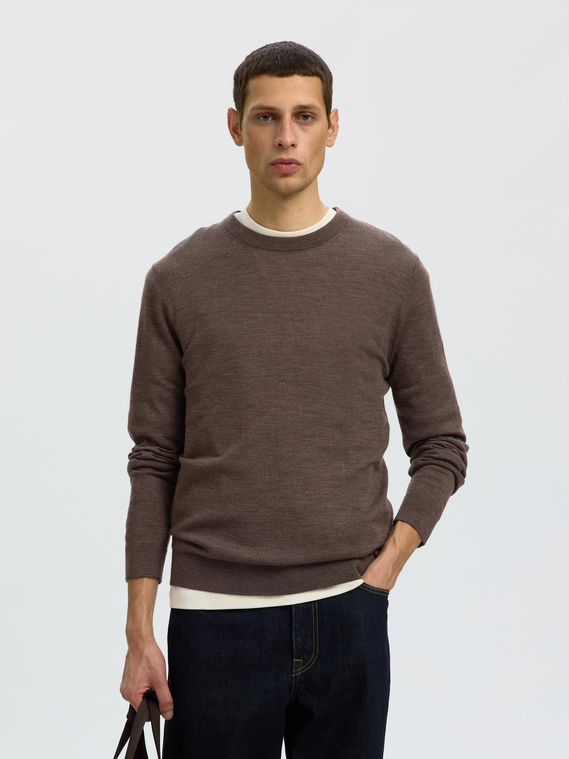 model_shot-front