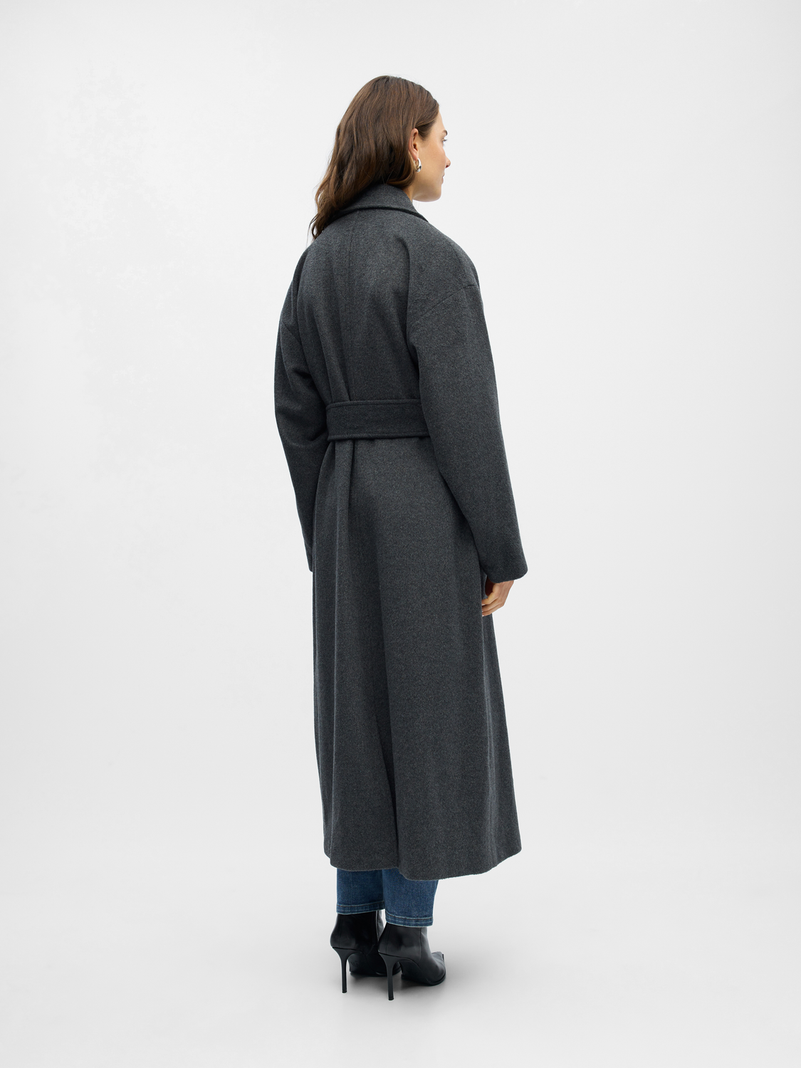model_shot-back