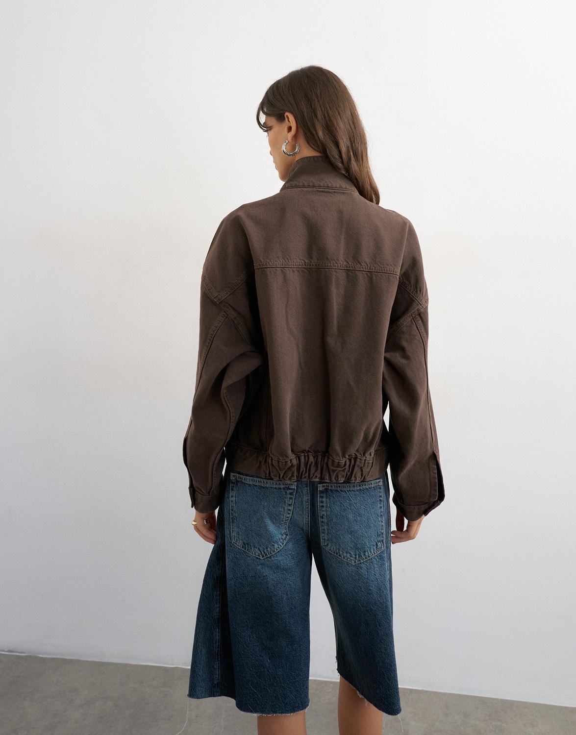 model_shot-back