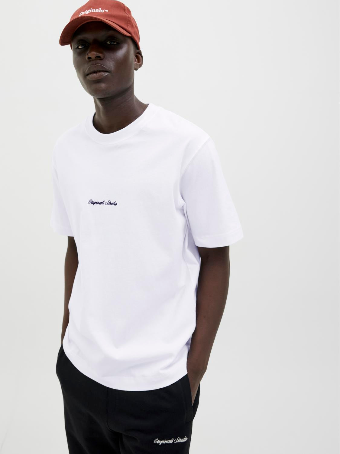 model_shot-creative