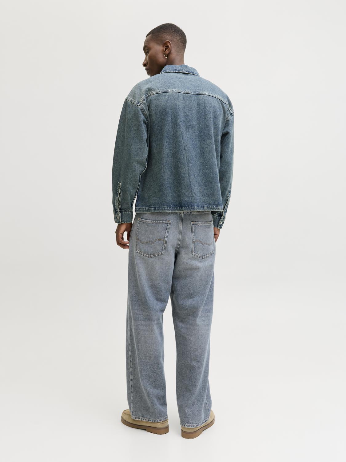 model_shot-back