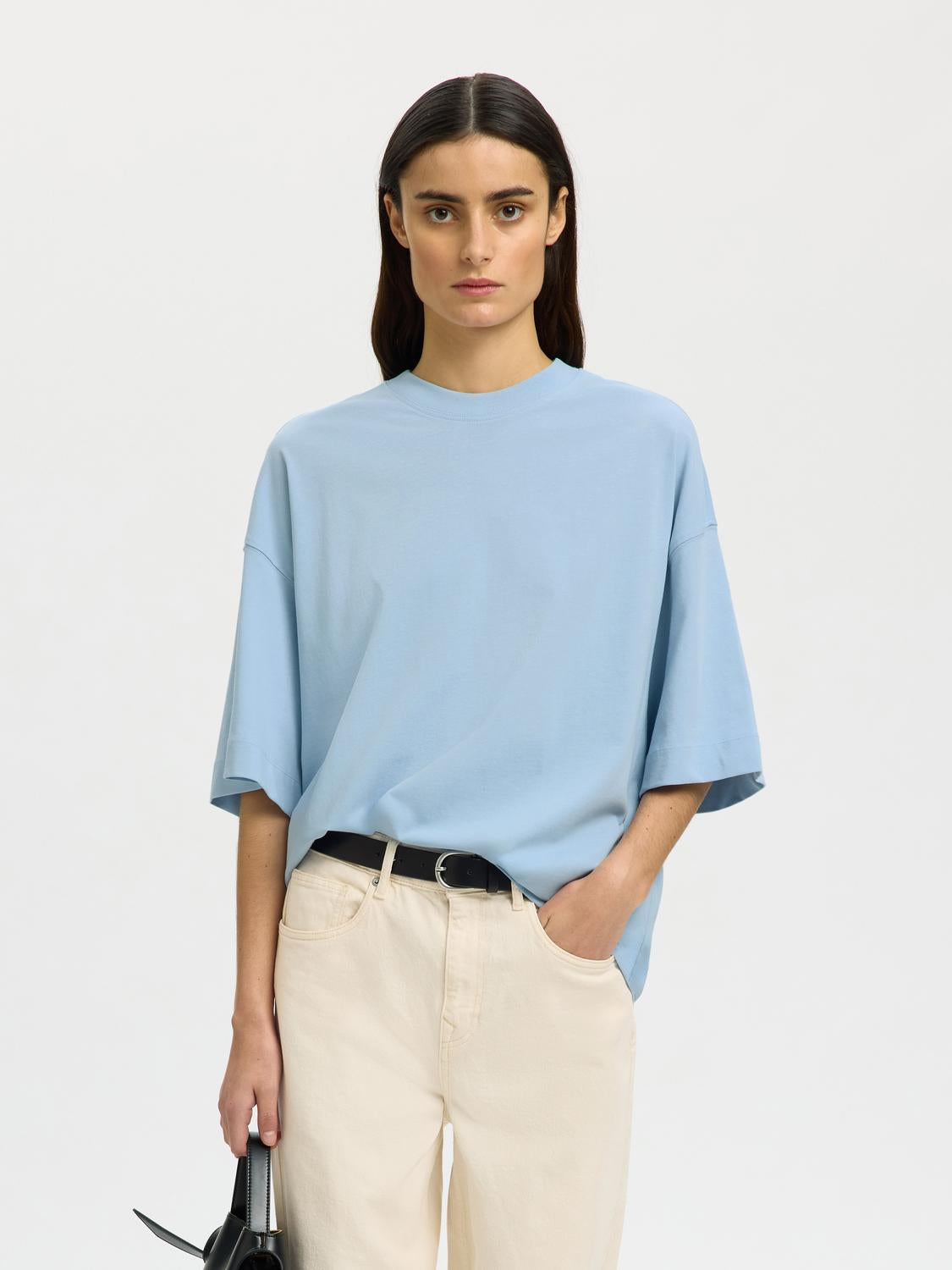 model_shot-front