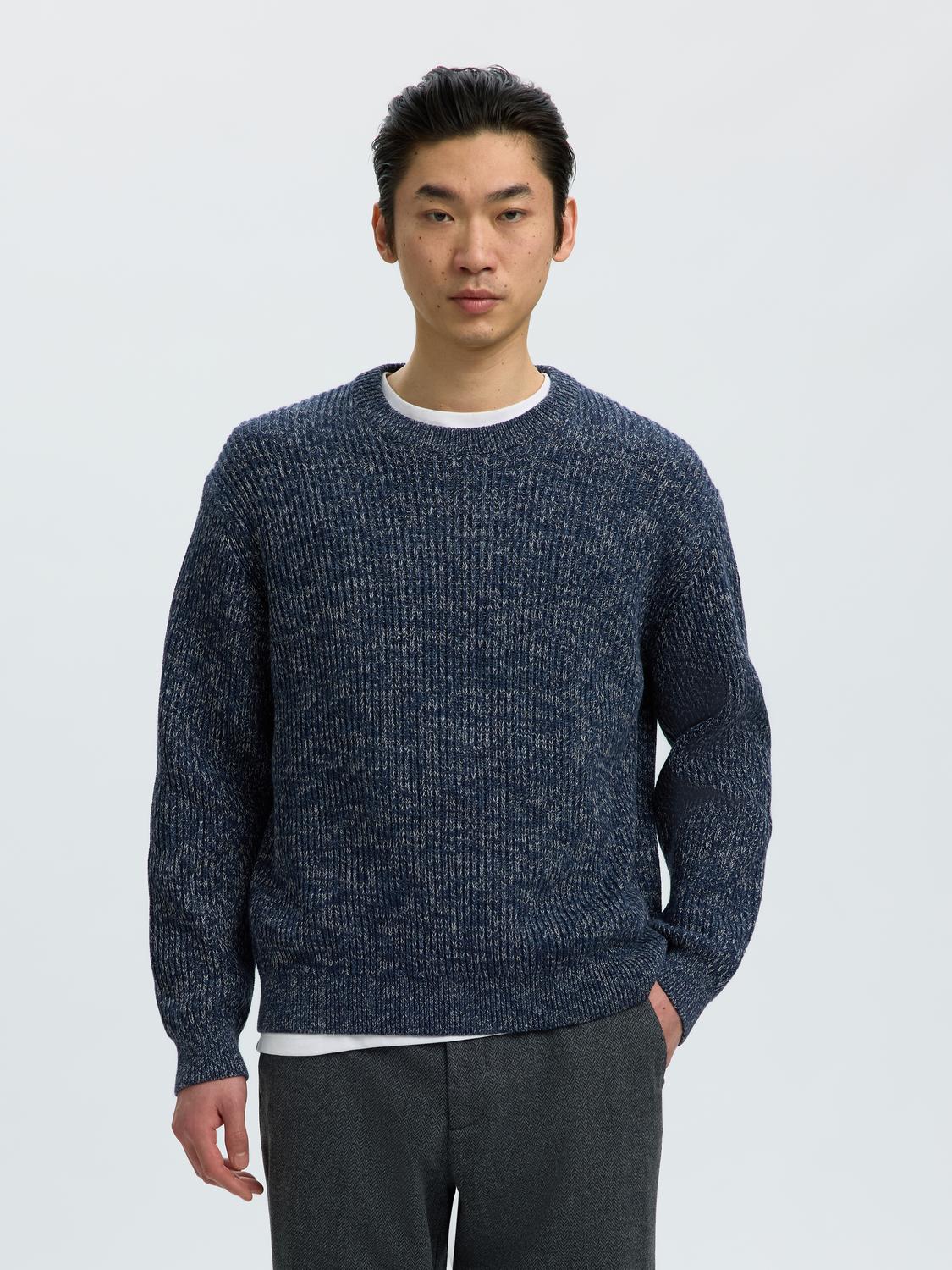 model_shot-front