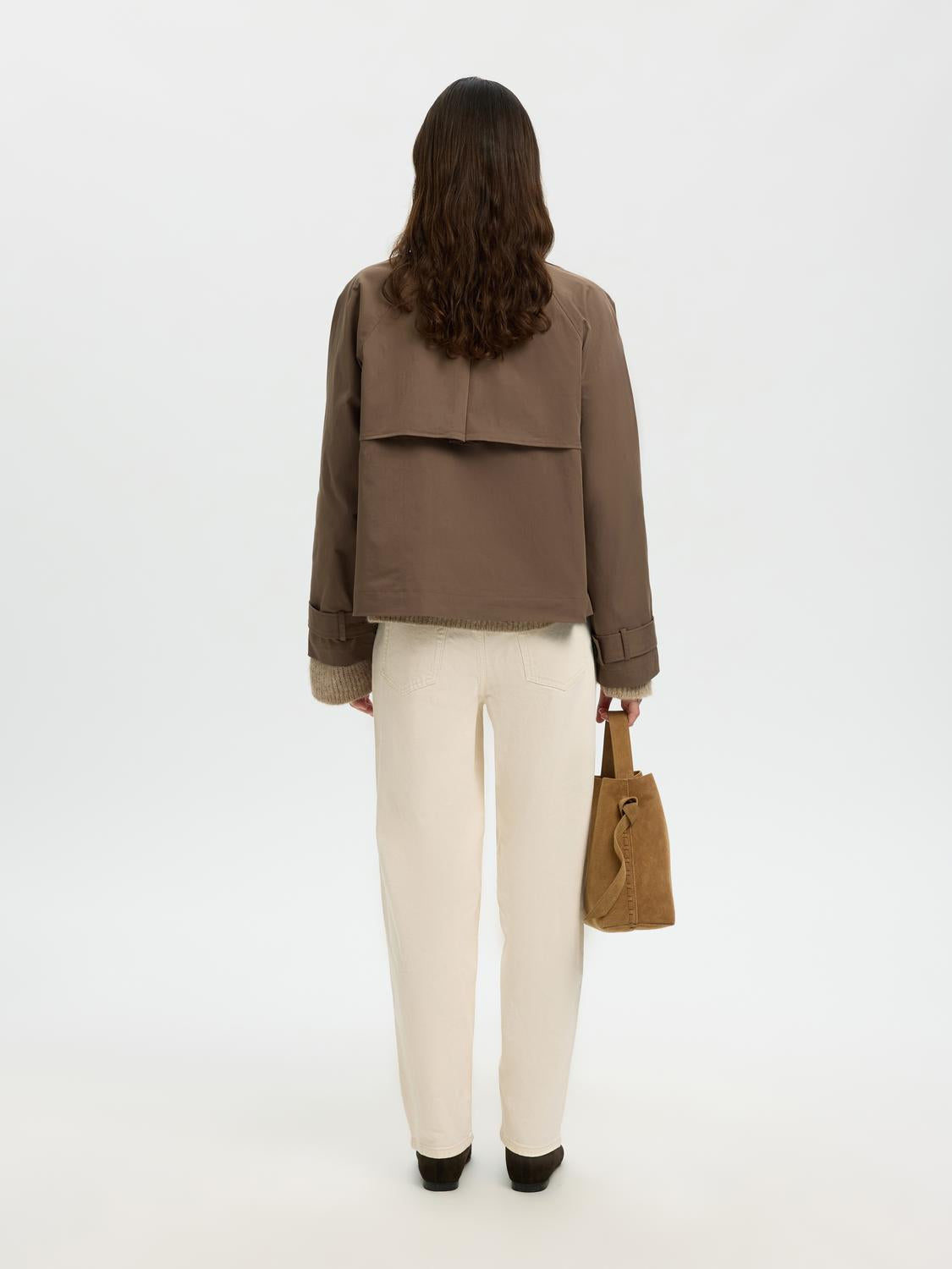 model_shot-back