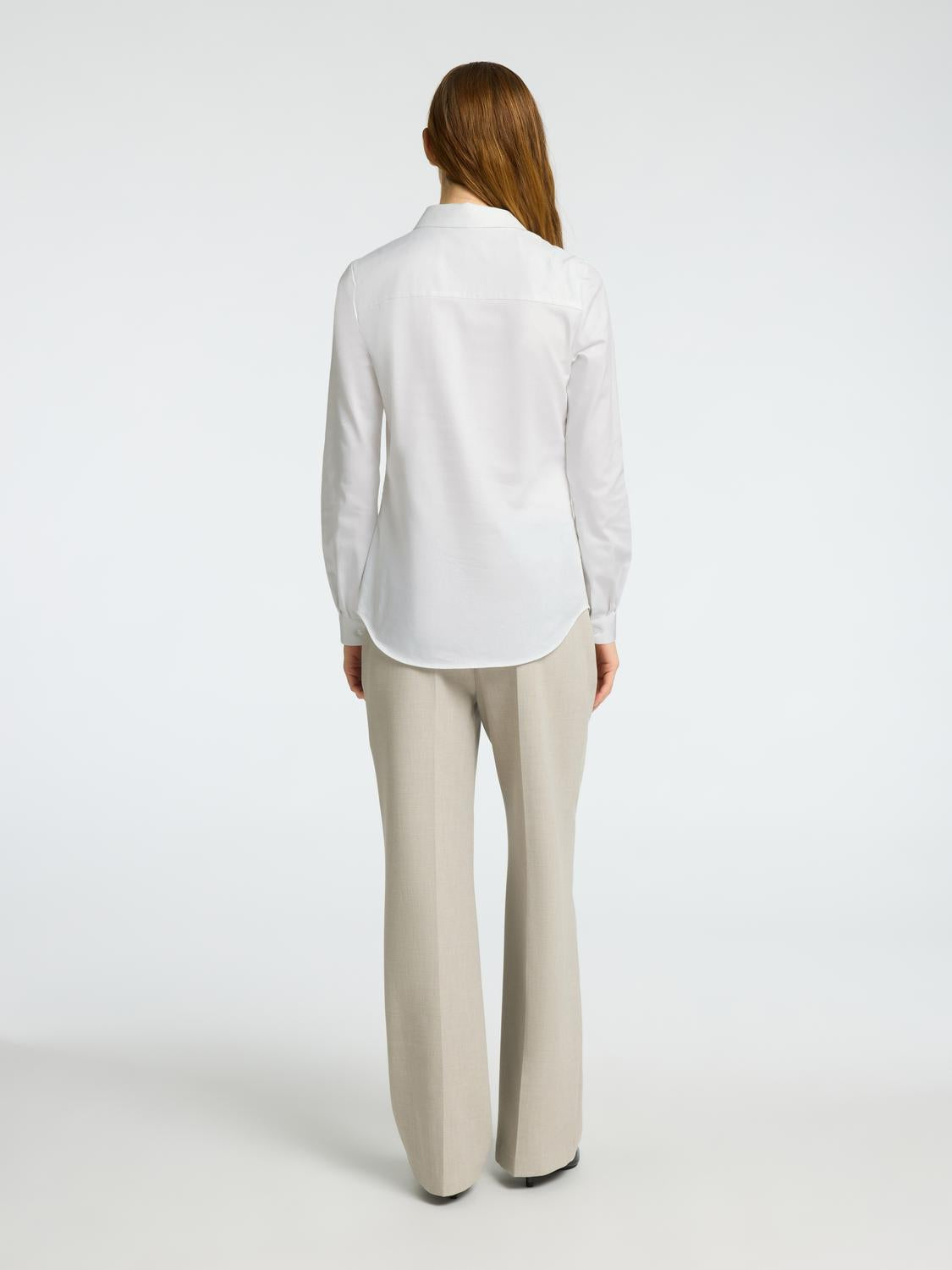 model_shot-back