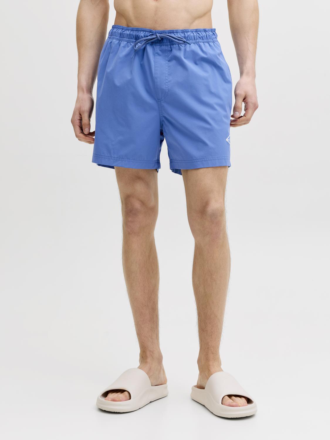 model_shot-front