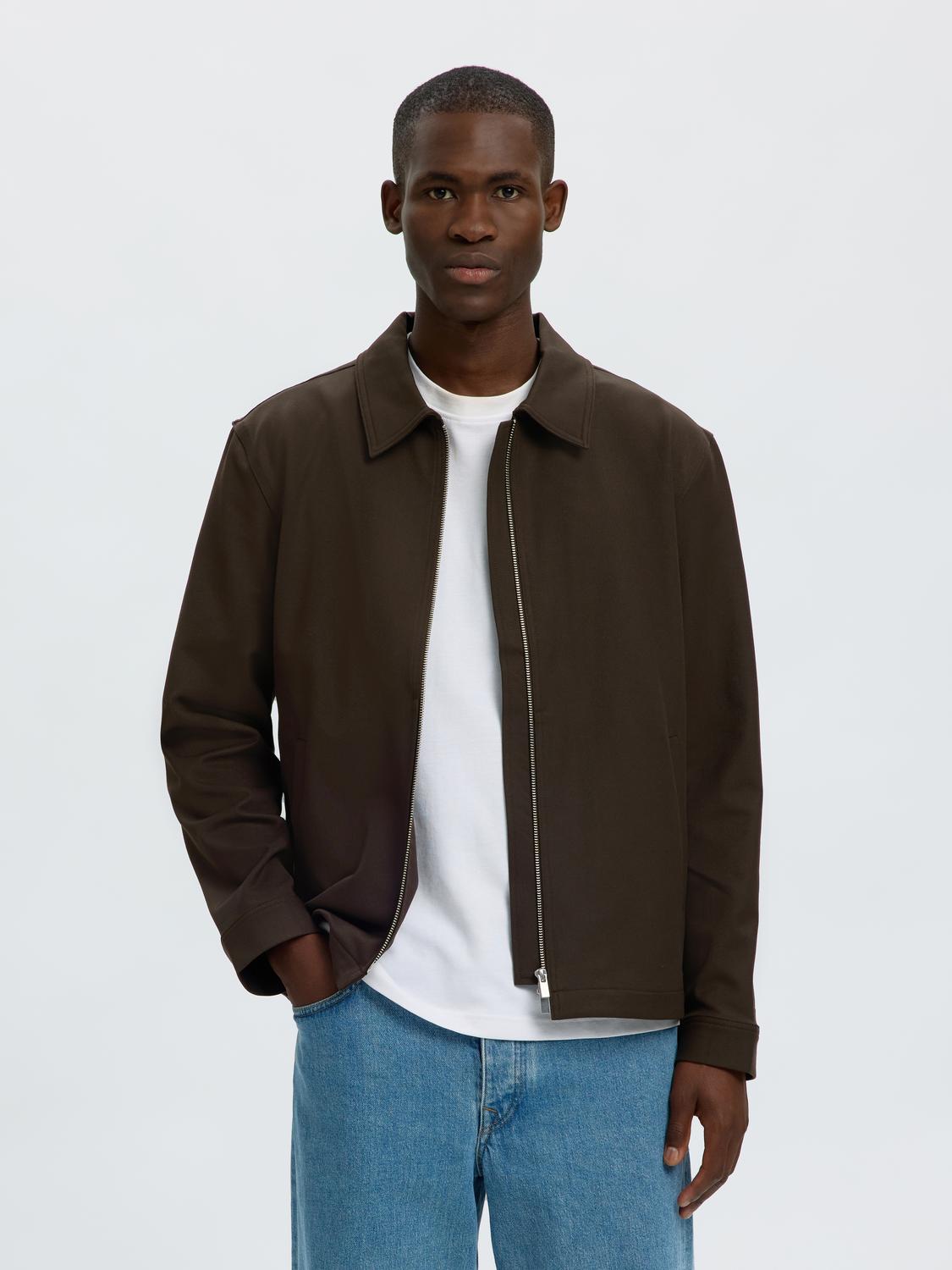model_shot-front