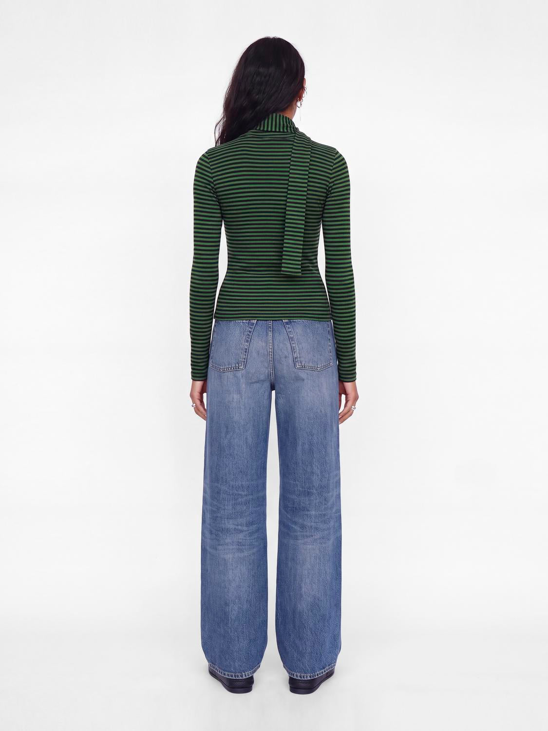 model_shot-back