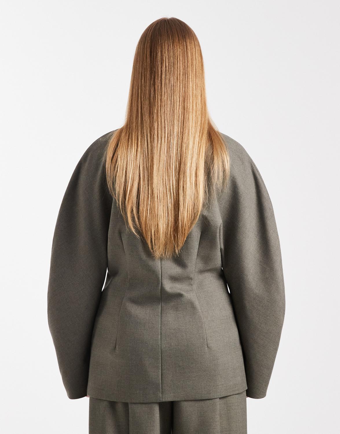 model_shot-back