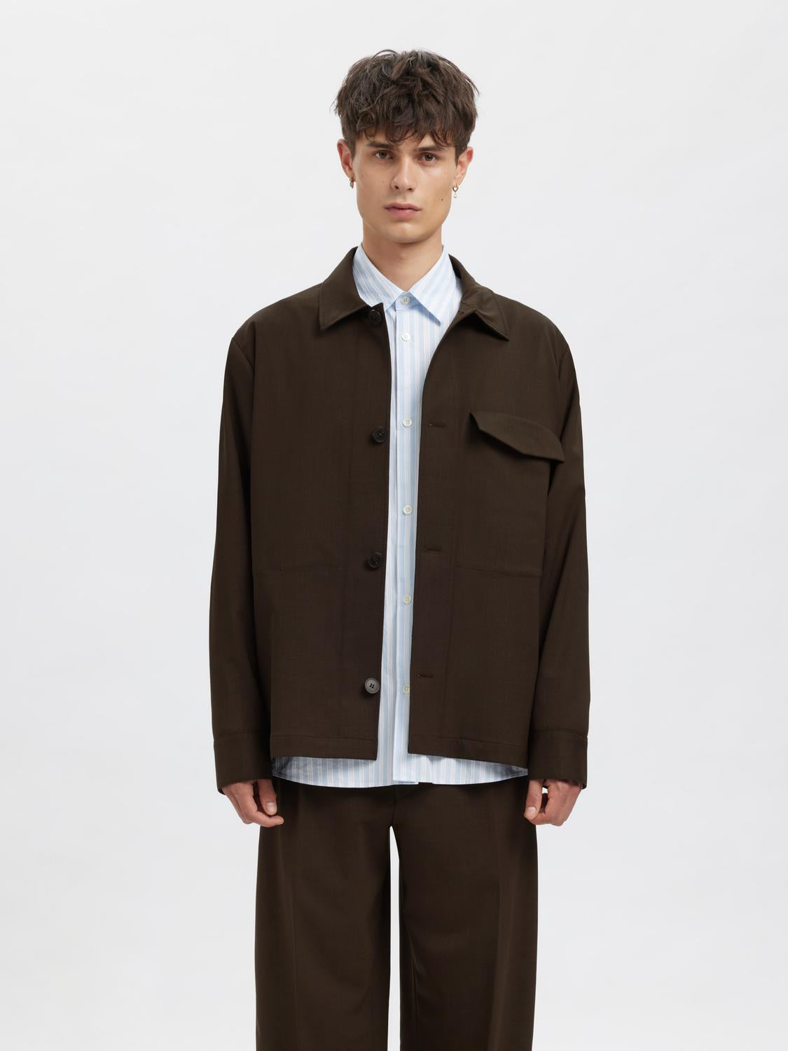 model_shot-front