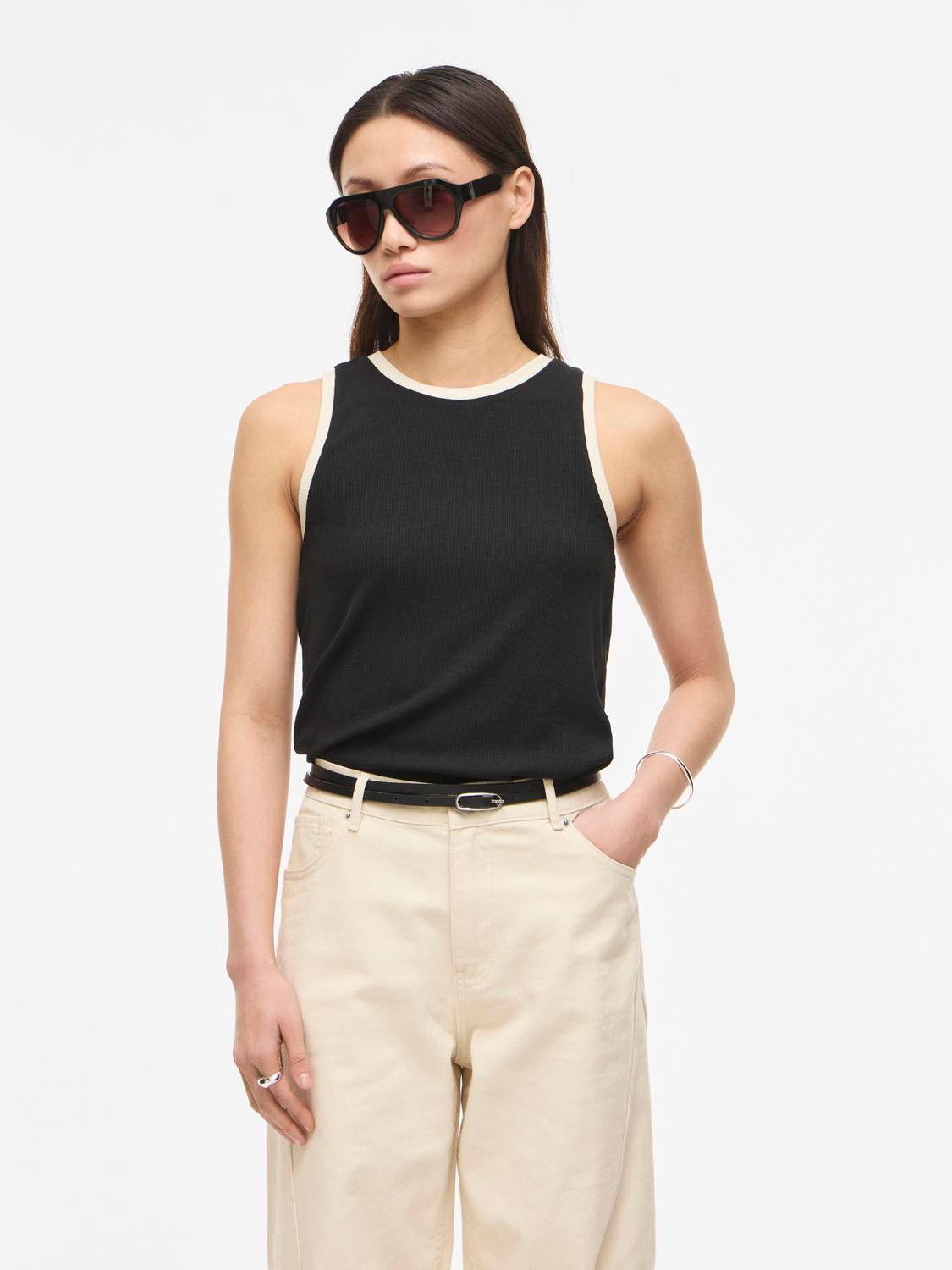 model_shot-front