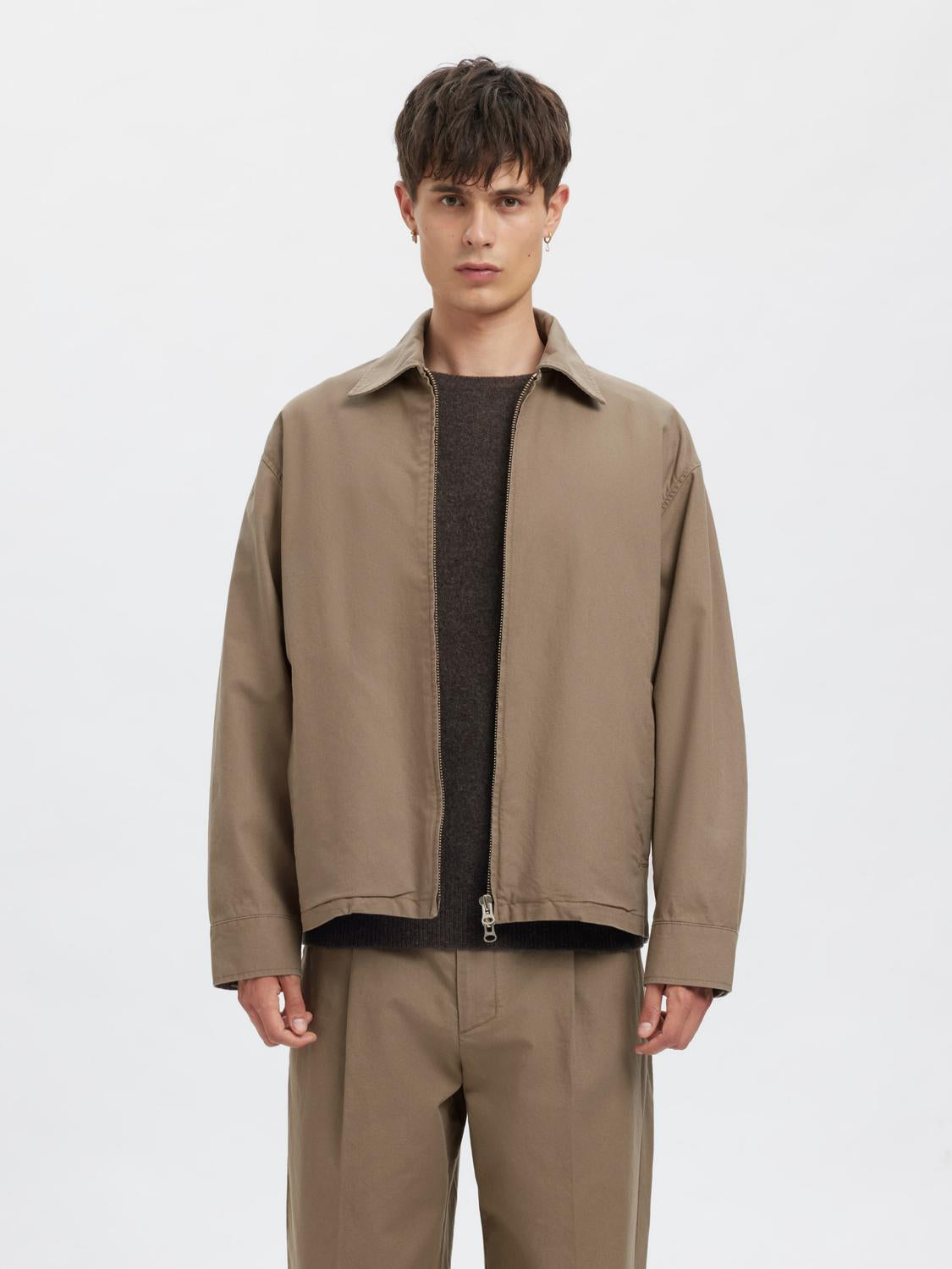 model_shot-front