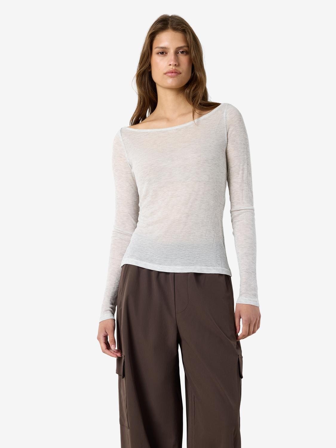 model_shot-front