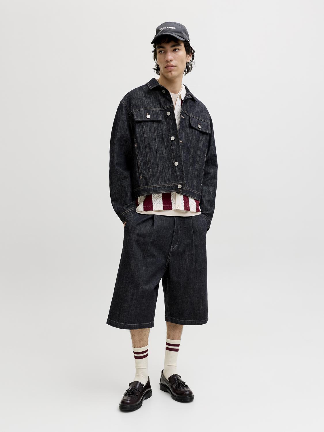 model_shot-front_full