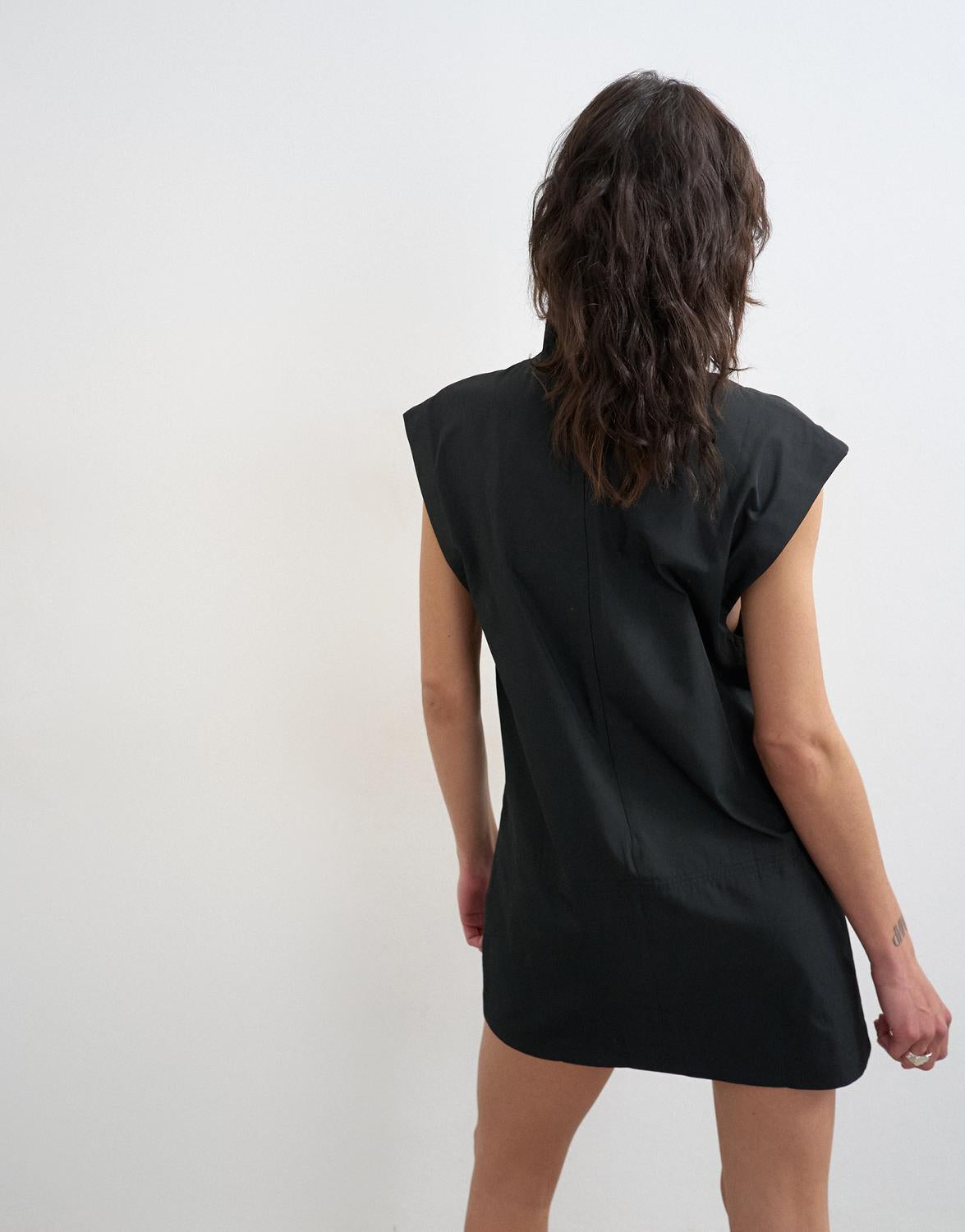 model_shot-back