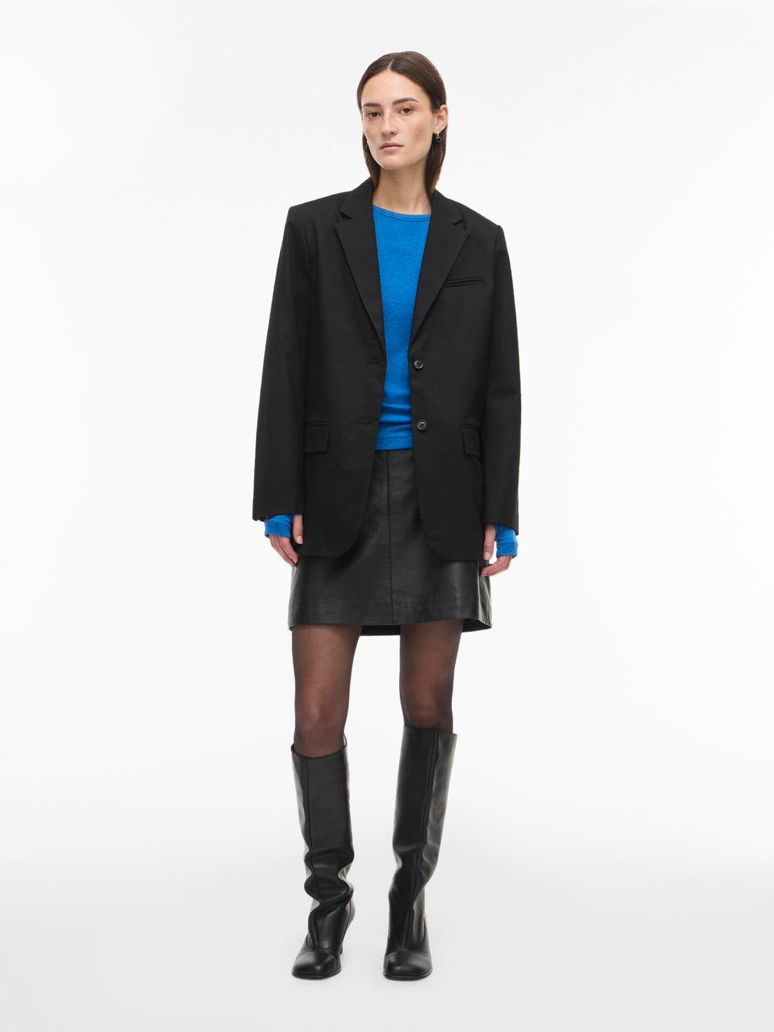 model_shot-front_full