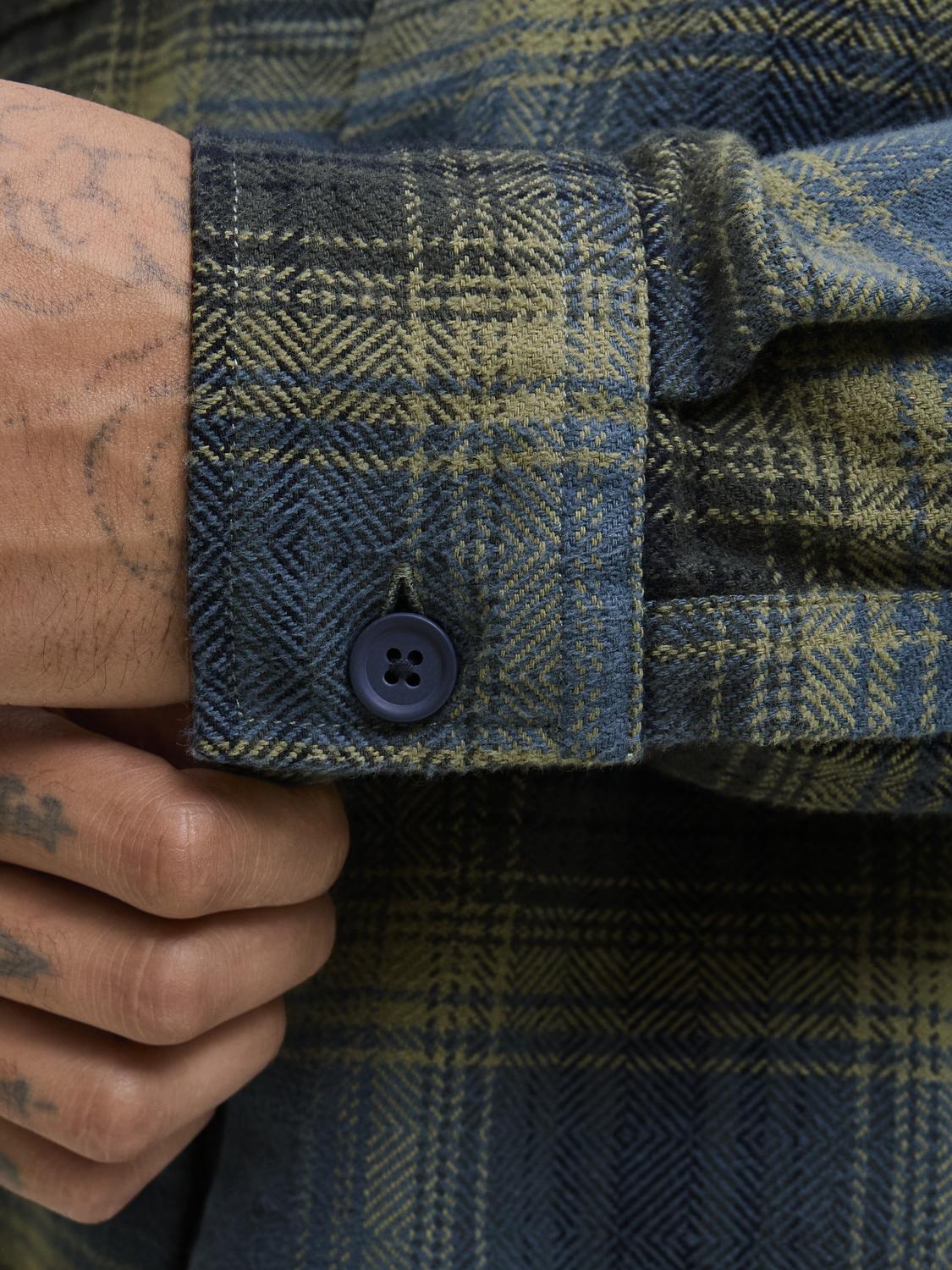 model_shot-detail