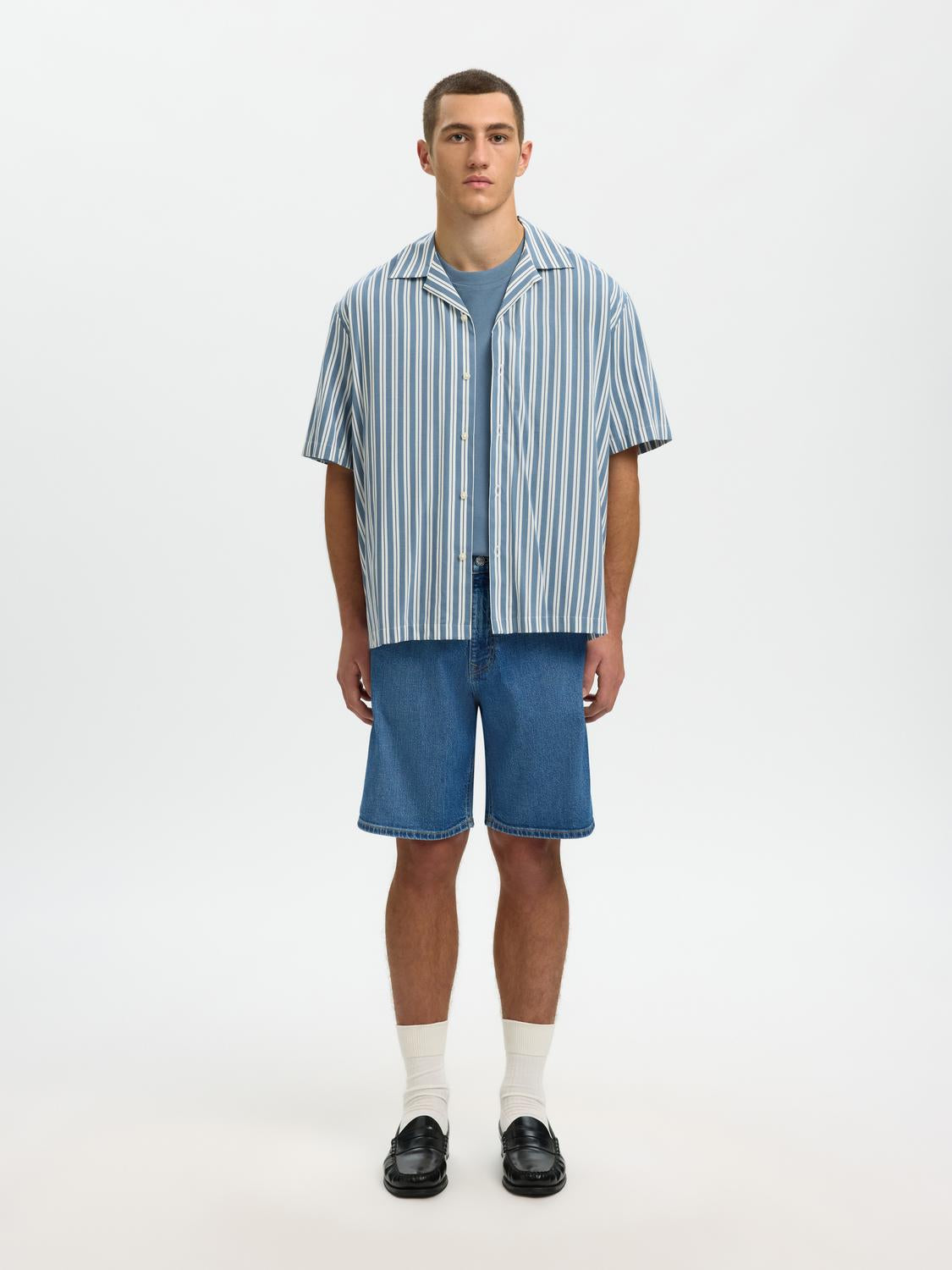 model_shot-front_full