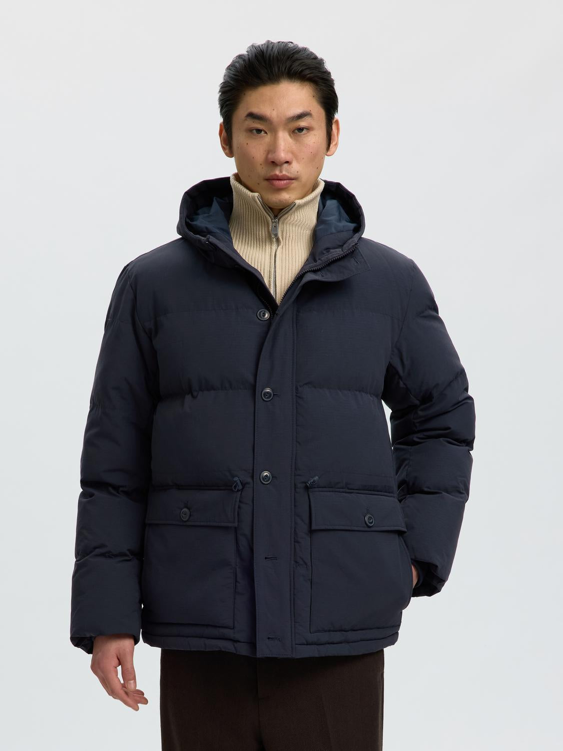model_shot-front