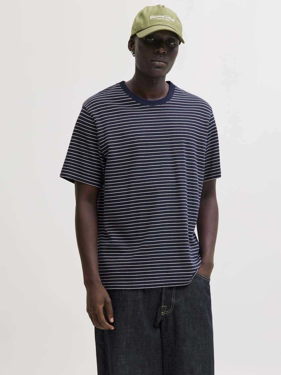 model_shot-front
