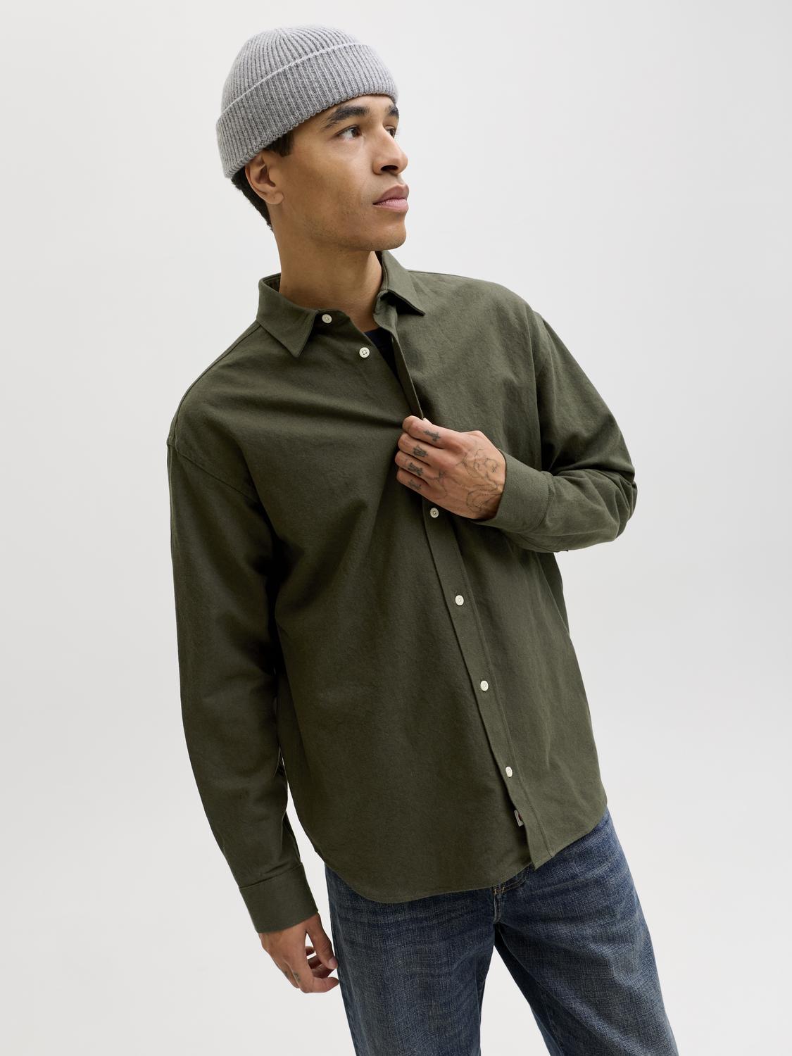 model_shot-creative