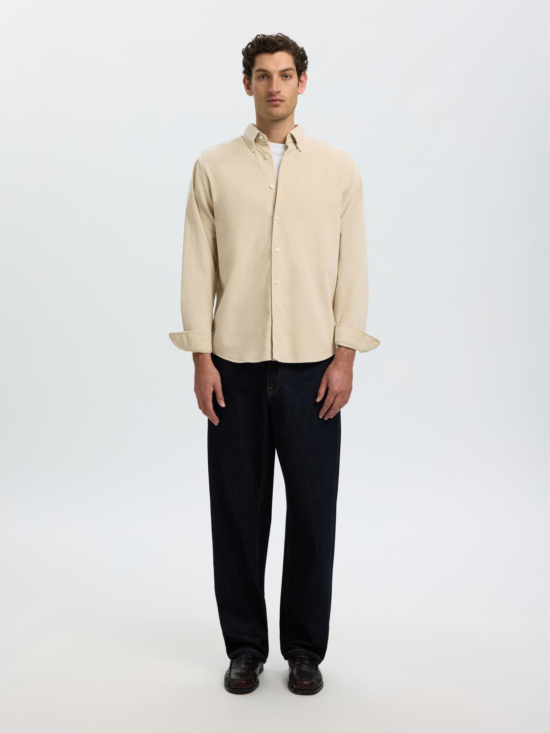 model_shot-front_full
