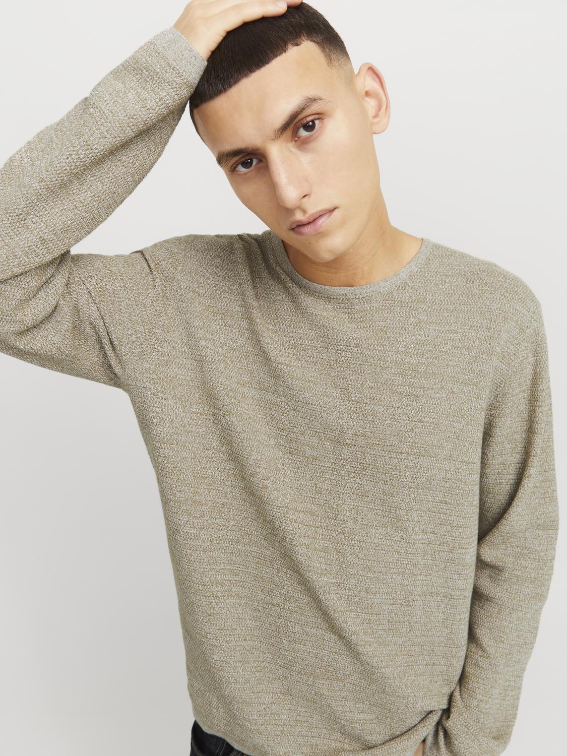 model_shot-creative