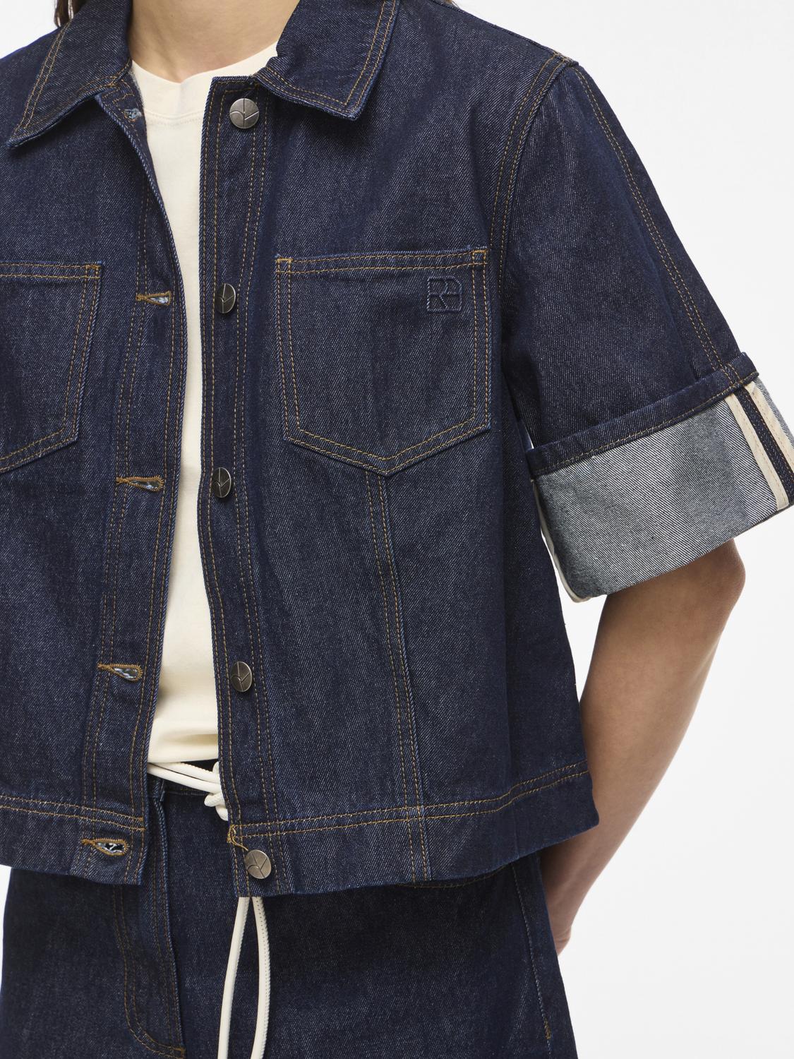 model_shot-detail