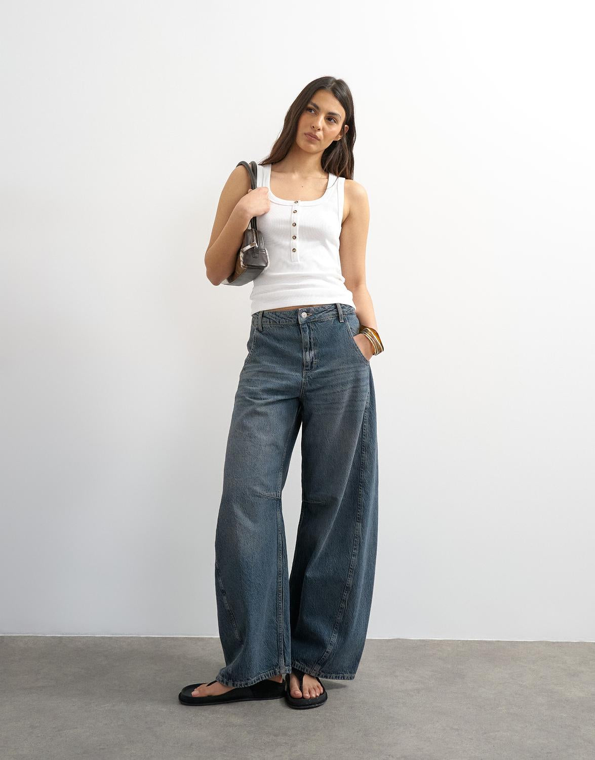 model_shot-front
