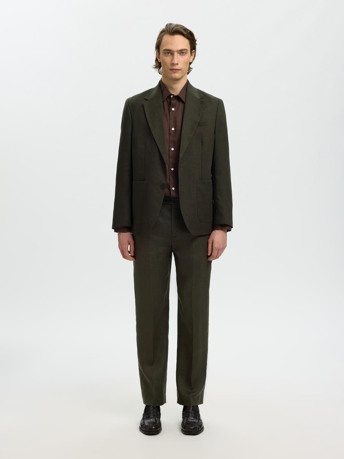 model_shot-front_full