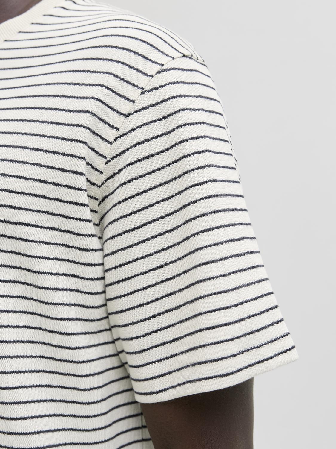 model_shot-detail