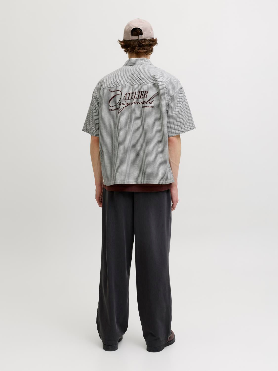 model_shot-back