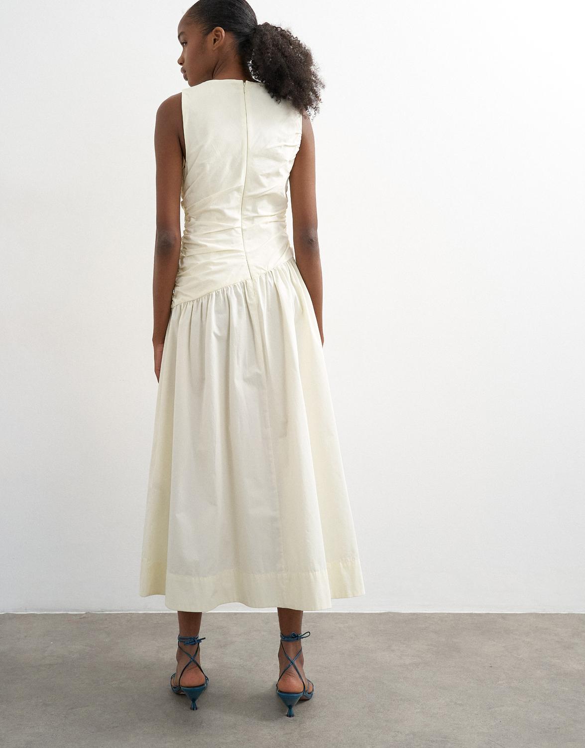 model_shot-back