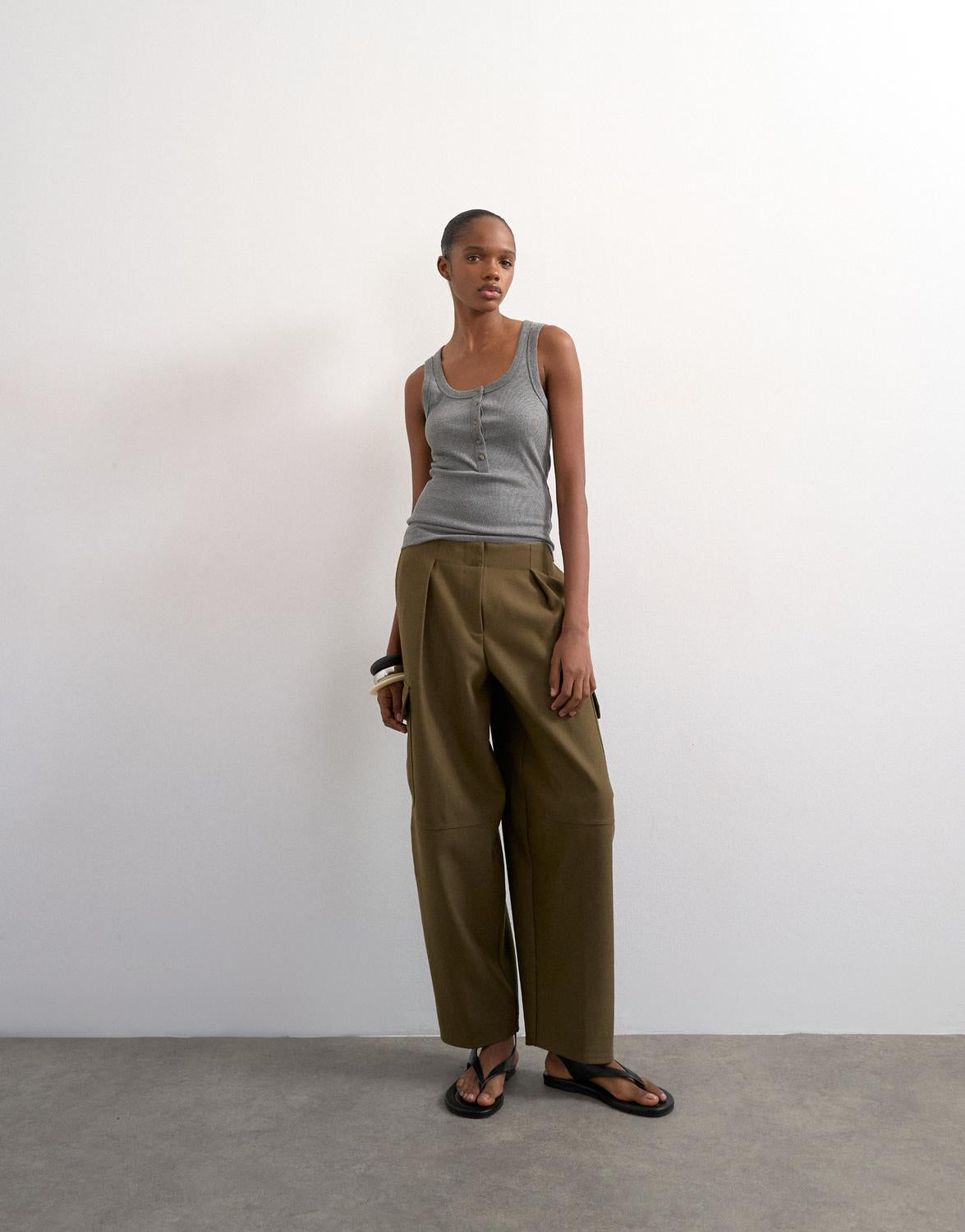 model_shot-front