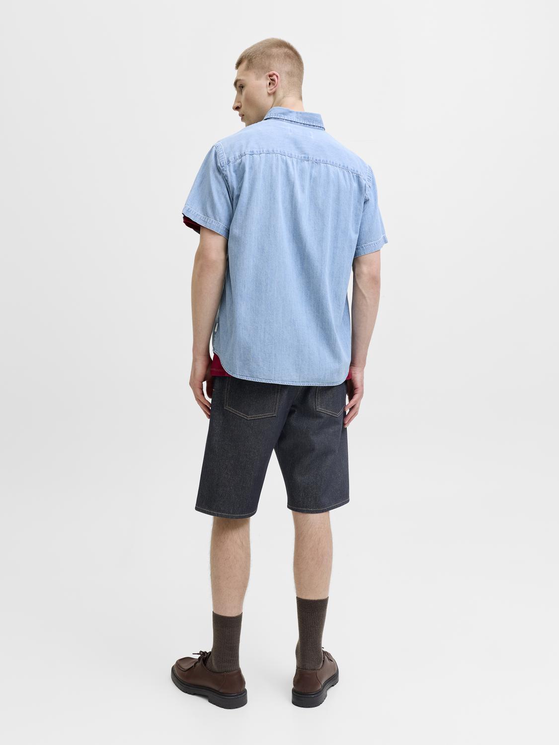 model_shot-back
