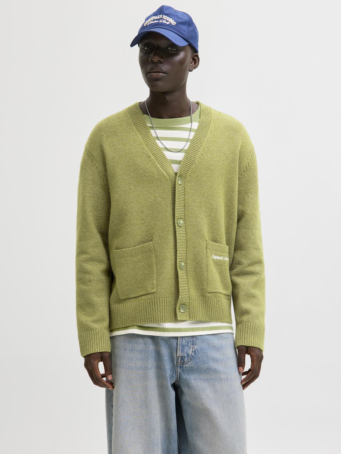 model_shot-front
