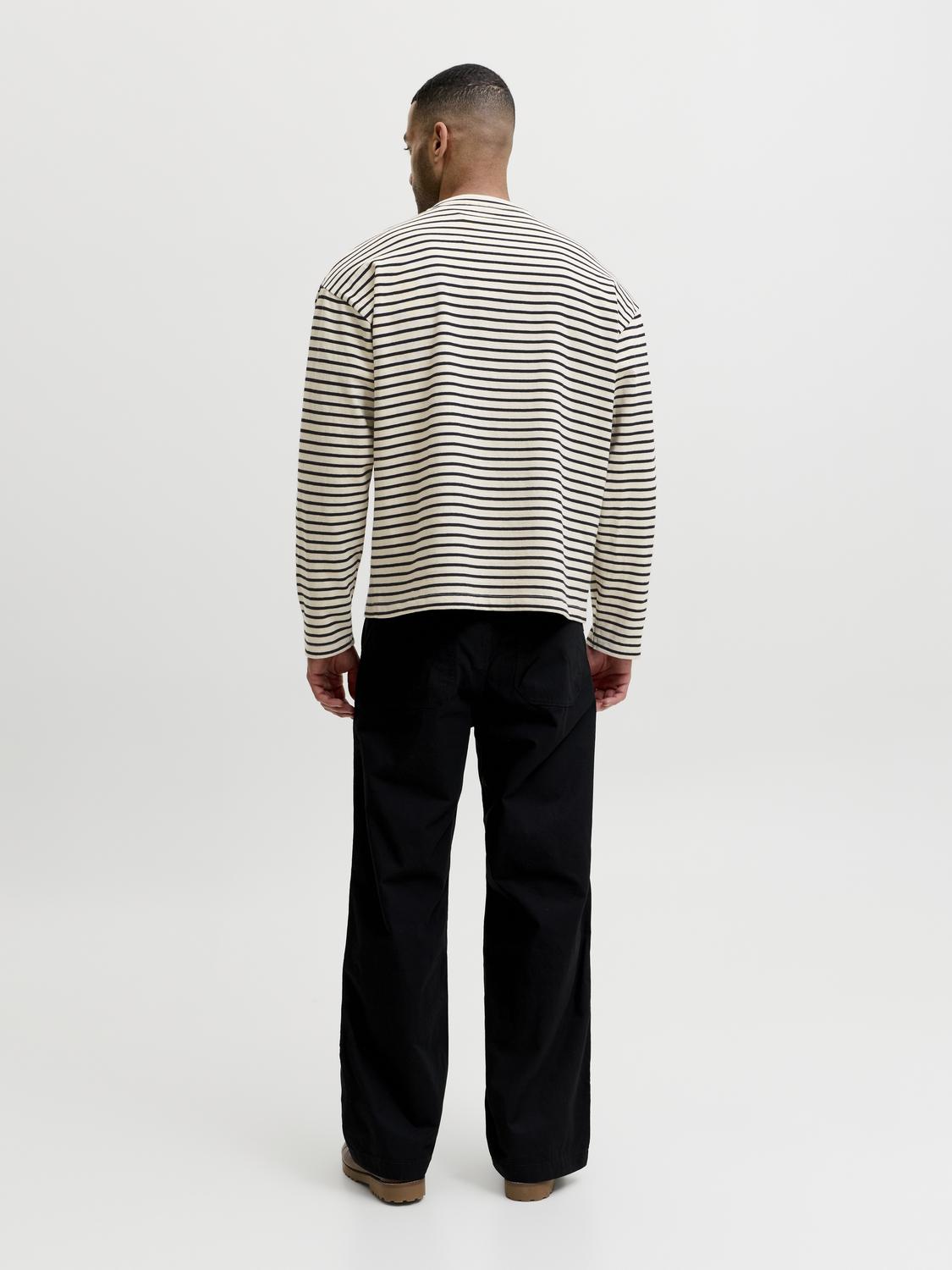 model_shot-back