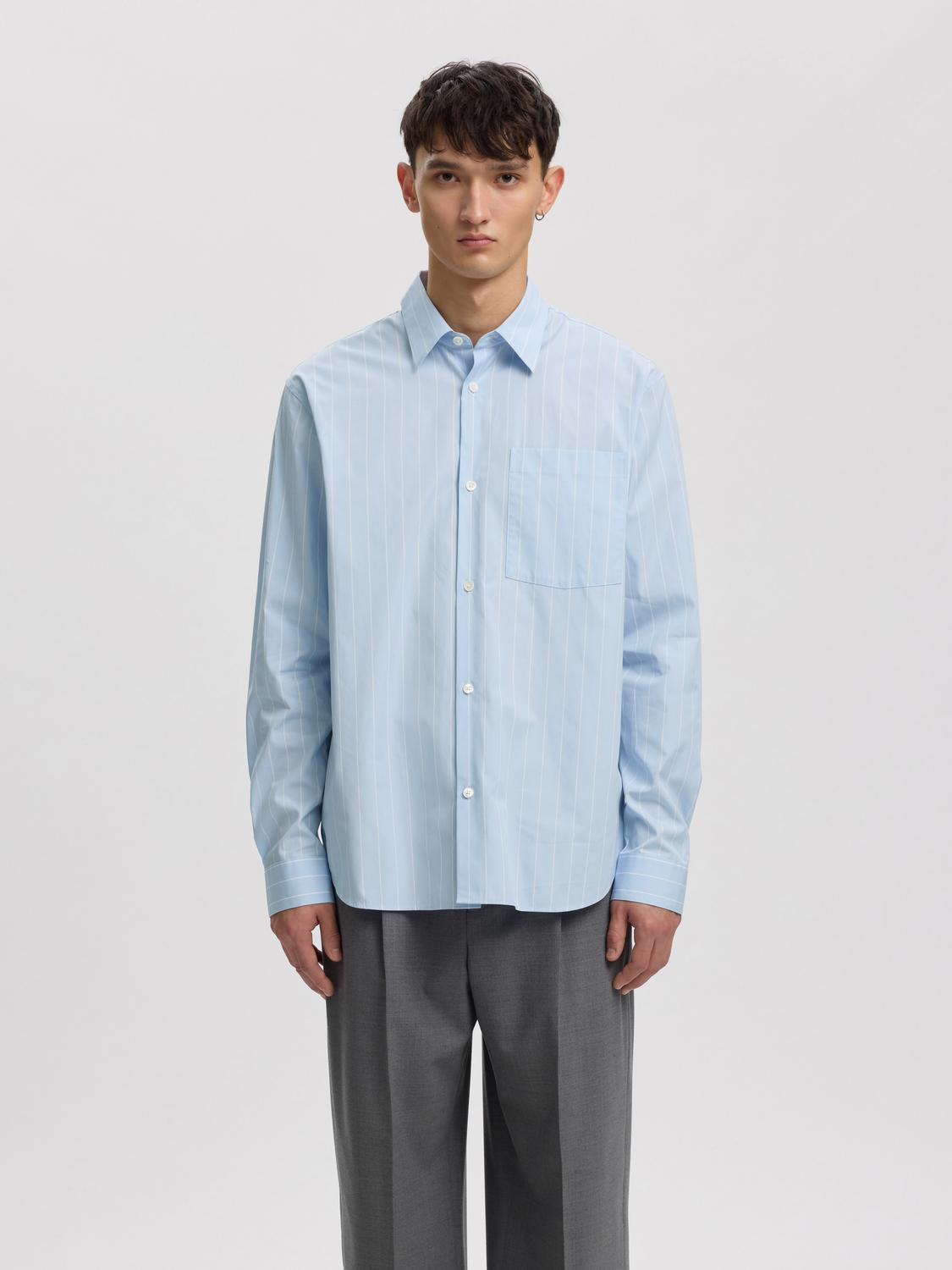 model_shot-front