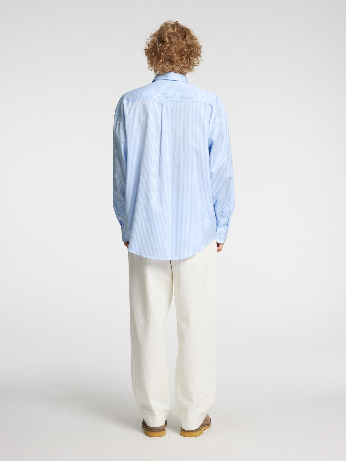 model_shot-back