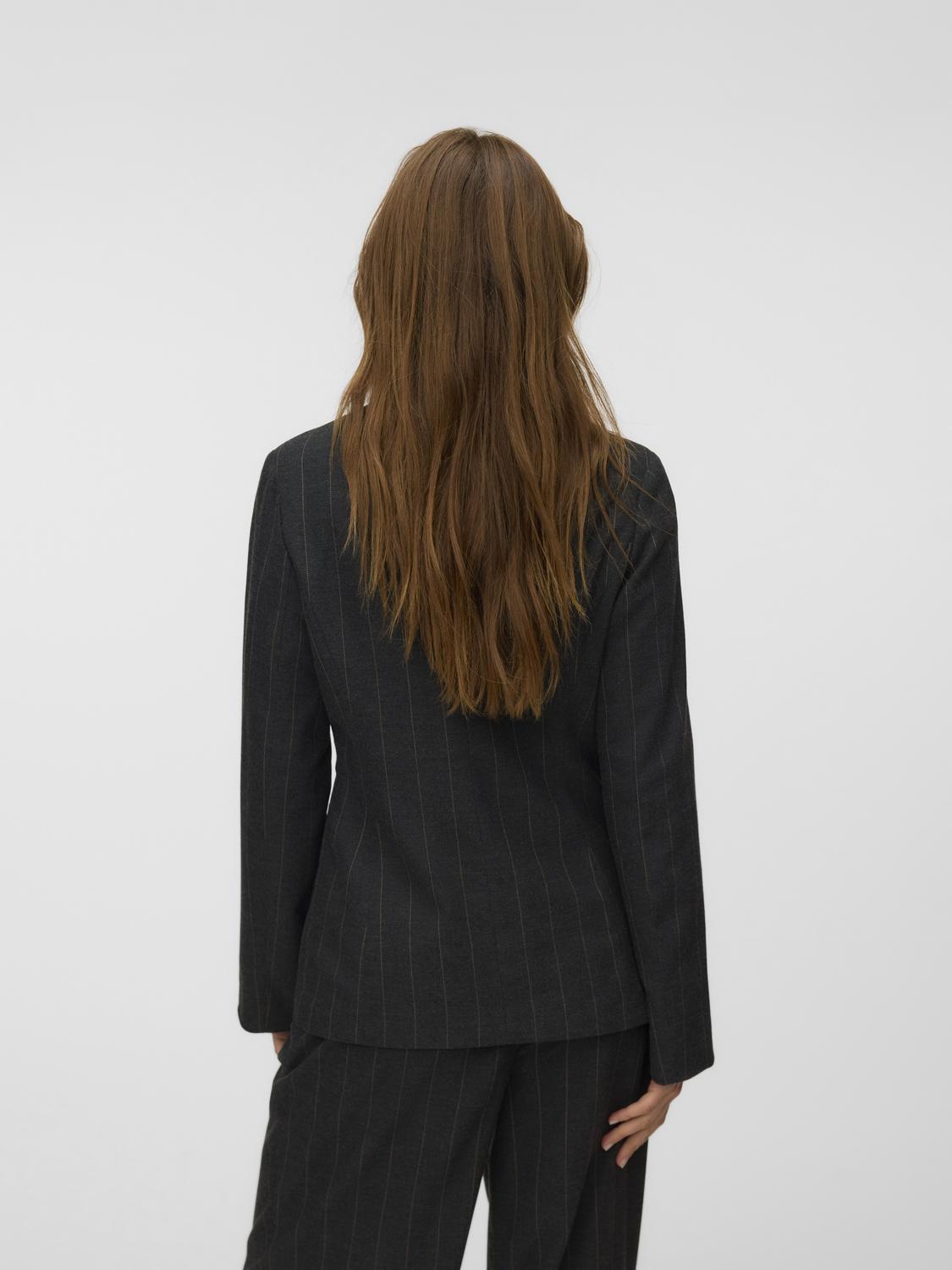model_shot-back