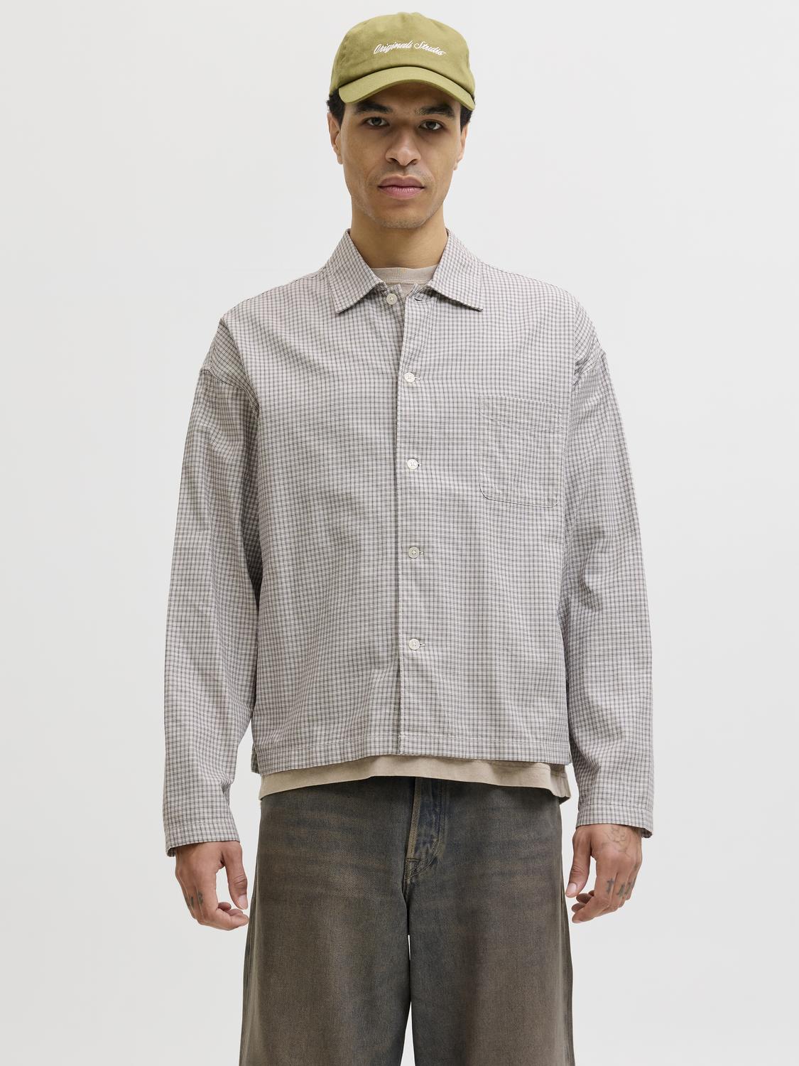 model_shot-front