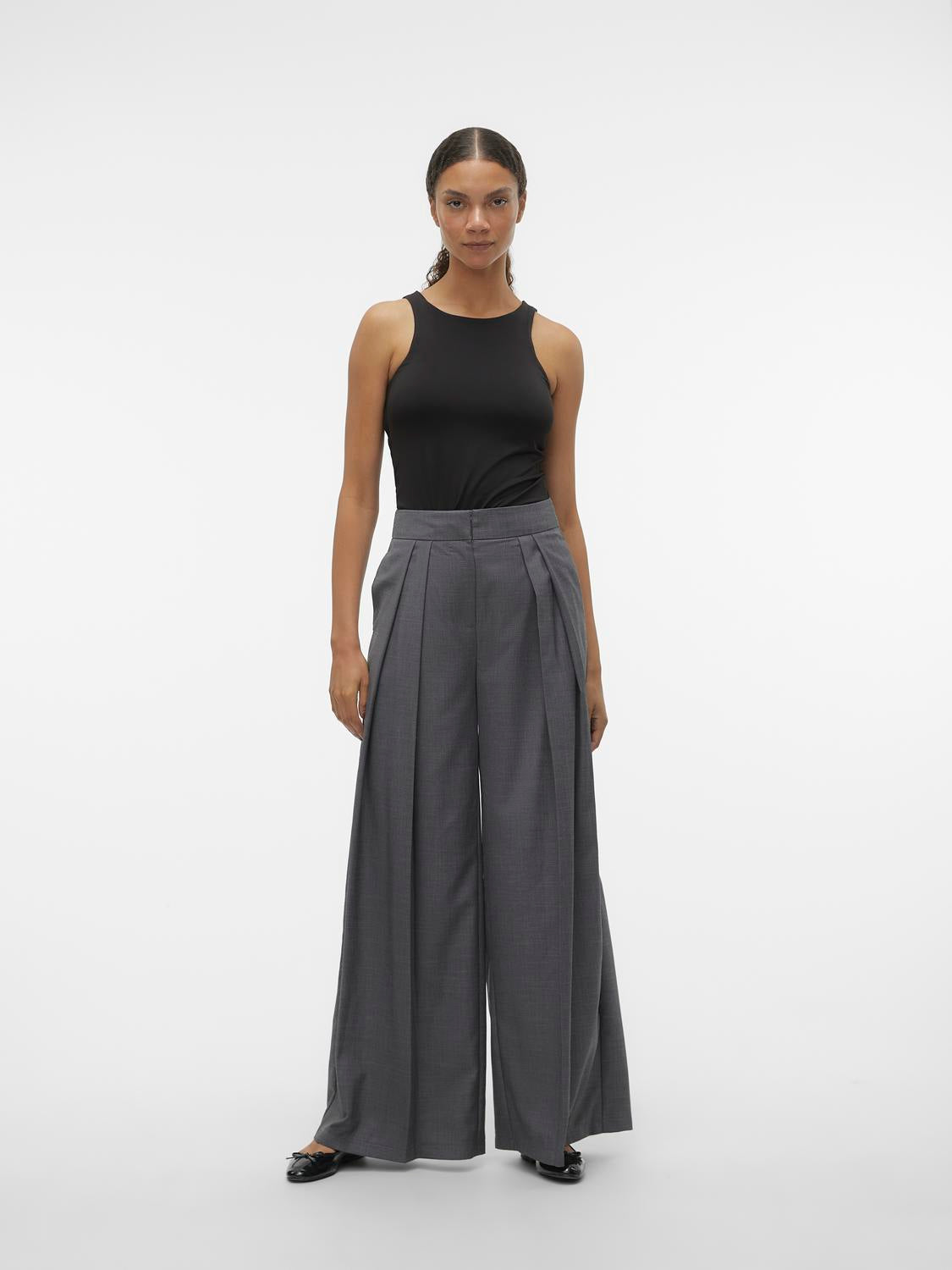 model_shot-front